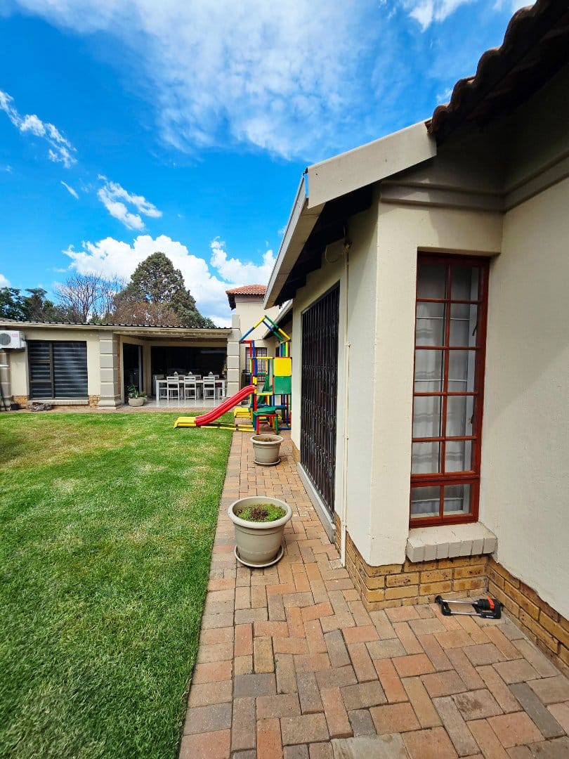 3 Bedroom Property for Sale in Flamwood North West